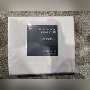 Hudson Park Collection Classic Percale Fitted Sheet - Cream King